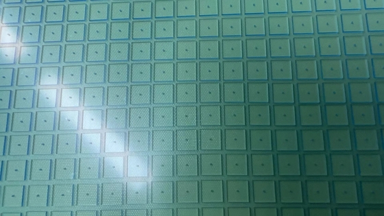 Punching πιάτων γυαλιού χαλαζία/Borosilicate UV τρύπες 4,4 X 4,4 Χ 0.5mmt